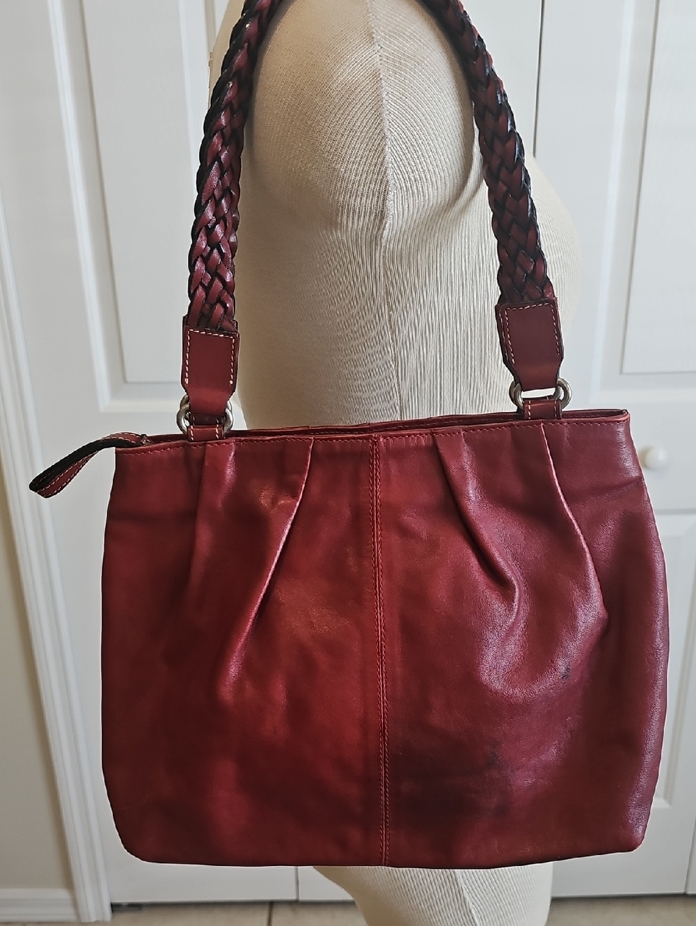 Matt Bags Women's Burgundy Leather Shoulder Bag. Made In USA.‎ LIGHTWEIGHT